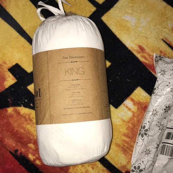 Luxury Linens white Premium King size 4 piece sheet set new - Picture 2 of 2